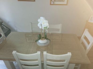 kitchen tables and chairs