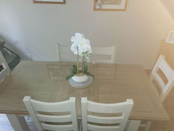 table and chairs