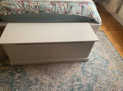 blanket box/ toy chest