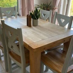 Kitchen Oak table and 6 chairs . I can deliver with small charge