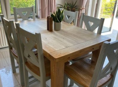 Kitchen Oak table and 6 chairs . I can deliver with small charge