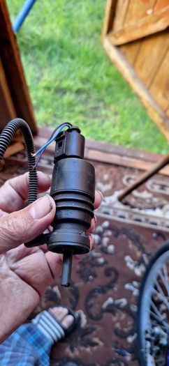 VW Wiper Bottle Pump