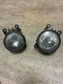 Pair of Genuine Renault / Dacia Front Fog Lights (Valeo) PRICE INCLUDES FITTING