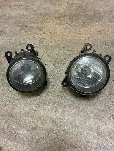 Pair of Genuine Renault / Dacia Front Fog Lights (Valeo) PRICE INCLUDES FITTING