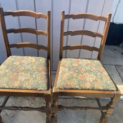 Dining table chairs