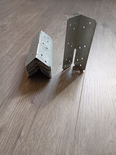 Brackets & Bolts