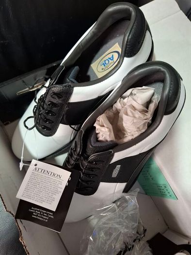 golf shoes