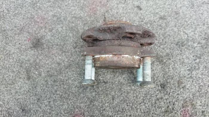 Genuine Audi a4 b6 b7 saloon estate floor mats carpet. Three spoke s-line multy function steering wheel airbag glove box etc.. Parts breaking