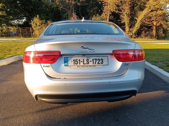 Jaguar XE 2.0D Portfolio Automatic