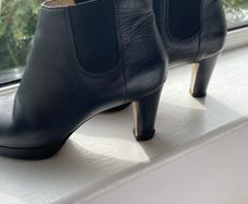 Super comfy platform Hobbs leather ankle boot