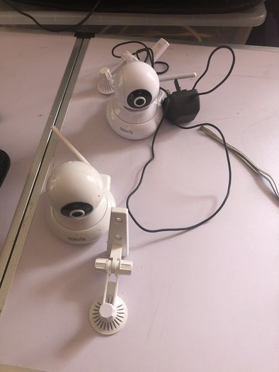 Cameras & Accessories & cables (R10)