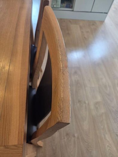 Extendable Dining table and chairs