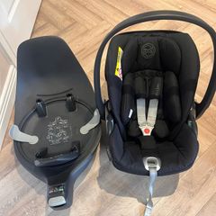 Cybex Cloud Z2 infant car seat and isofix base