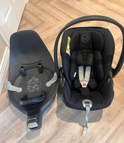Cybex Cloud Z2 infant car seat and isofix base