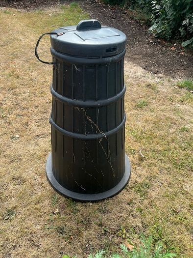 Compost bin