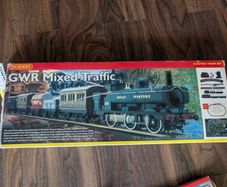 Hornby GWR Mixed Traffic Train Set + Track Pack D & Accessories Bundle