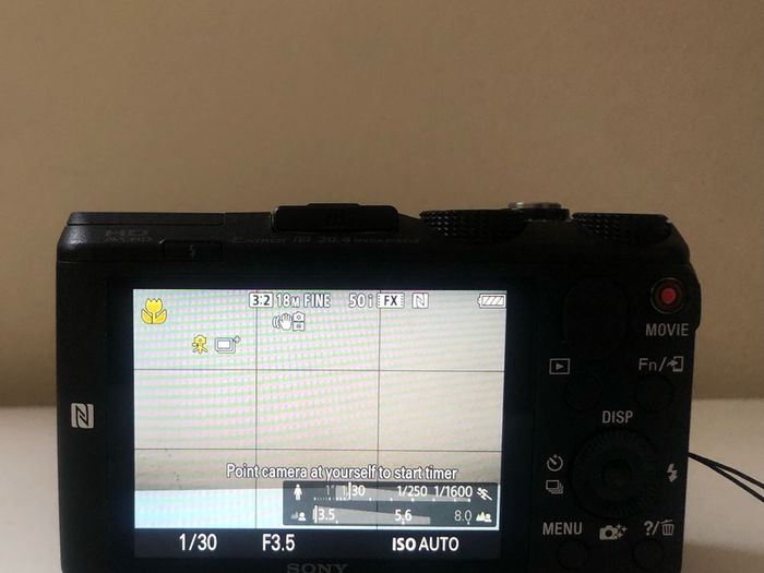 Sony Cyber-shot DSC-HX60 Digital Camera (Great Condition, Fully Working)