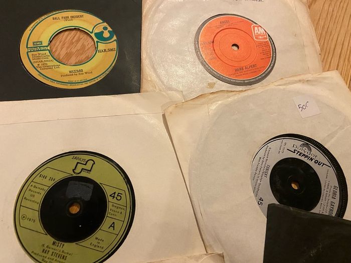 69 7" singles records vinyl