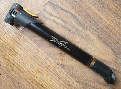 Avenir Airsource Bicycle Pump