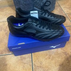 Football boots size 6.5 brand new