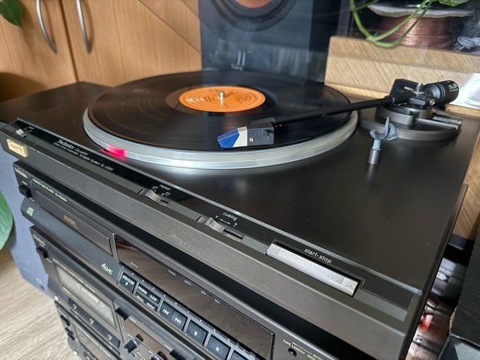 Technics Q300 turntable/recorder