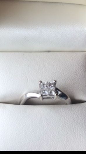 18ct white gold Diamond quad solitaire 4 claw size M original cost 1,795