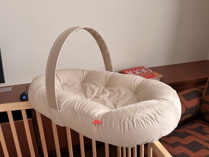 Cozy lounger with activity arch - Done By Deer