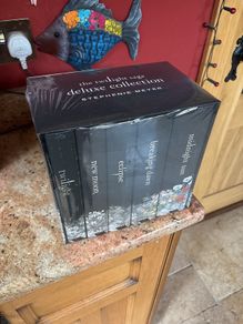 The twilight saga deluxe collection (2nd set available)