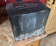 The twilight saga deluxe collection (2nd set available)