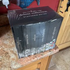 The twilight saga deluxe collection (2nd set available)