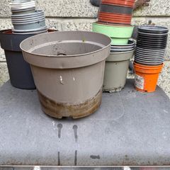 plastic flower pots