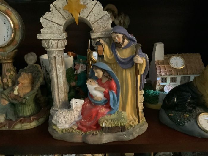 Clock, figures, Display Cabinet