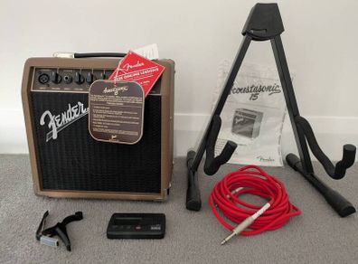 Acoustisonic fender 15 watt amp with  loads of extras.