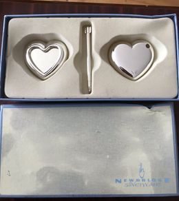 newbridge silver gift set photo pendant and pen with love heart holder still in its box