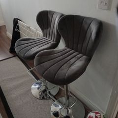 4 barstools