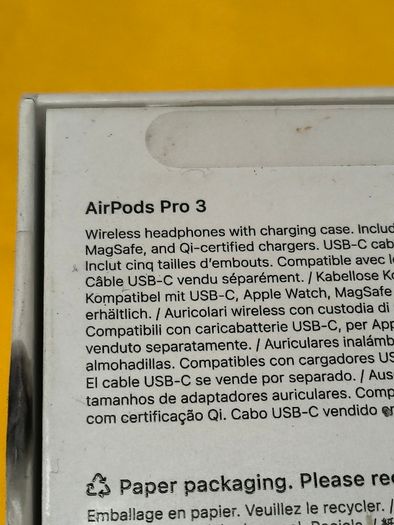 Official Apple AirPod Pro 3 (3rd Generation) + Active noise cancellation, Excellent Very little use