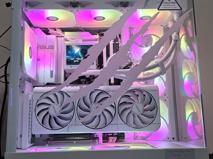 TeddyBear i7 Ultra RTX 5070 White Gaming PC