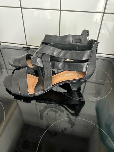 Ladies Clark's shoes size 6.5