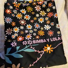 Gorgeous Bimba y Lola scarf