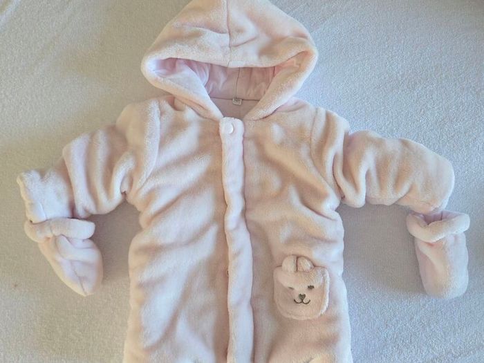 Baby girls clothes 6-9 months