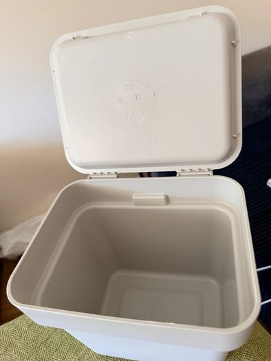 Light Grey 3L Plastic Storage Bin with Lid