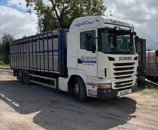 Cattle lorry