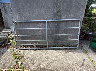 Farm yard gate