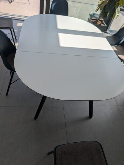 Oval Boconcept Dining Table