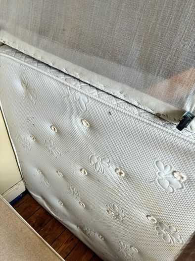 Mattress and bed