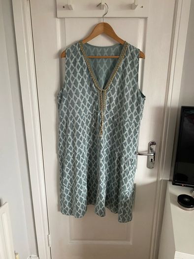 Ladies Italian sage green summer dress