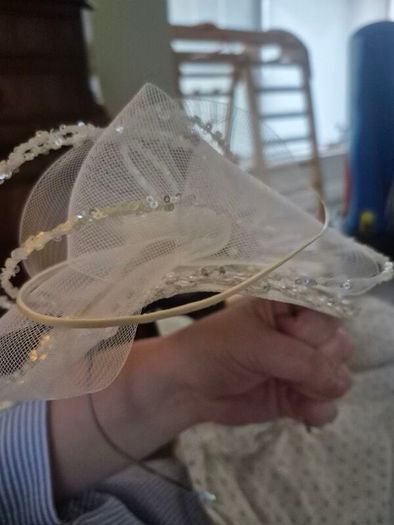 Fascinator wedding. Handmade by Fiona Rafter