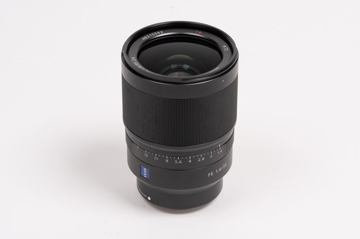Sony Zeiss Distagon T Fe 35mm F1.4 Za Lens Full Frame E-mount Sel35f14z Boxed