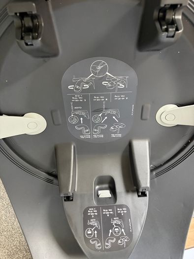 Cybex Cloud T I Size Car Seat & Base Bundle
