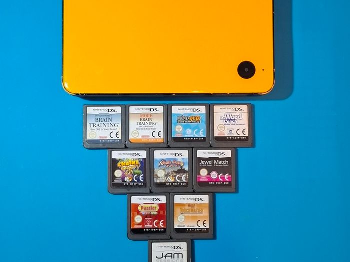 DSi XL Boxed (Yellow)